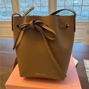 Mini mini bucket bag